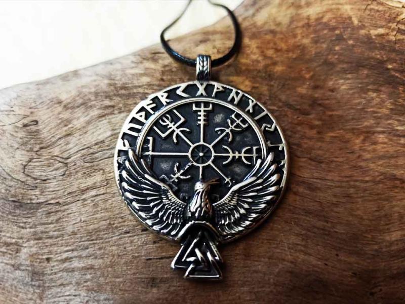 Raven Vegvisir in runic circle made in stainless steel