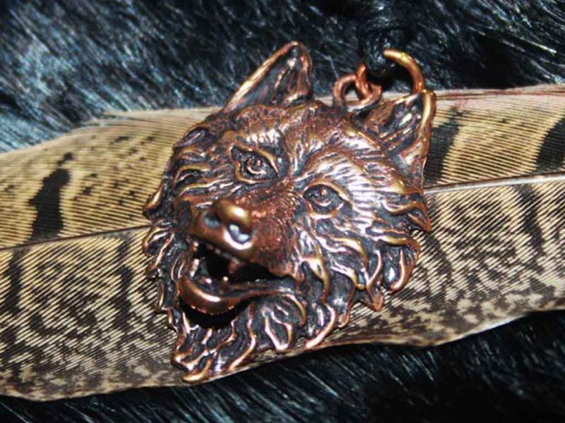 Wolf head made in bronze