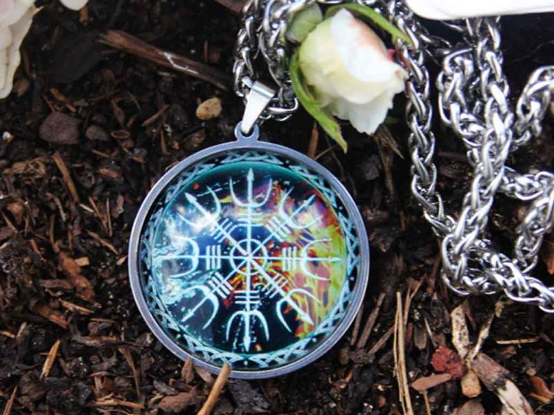 Stainless steel Aegishjalmur amulet