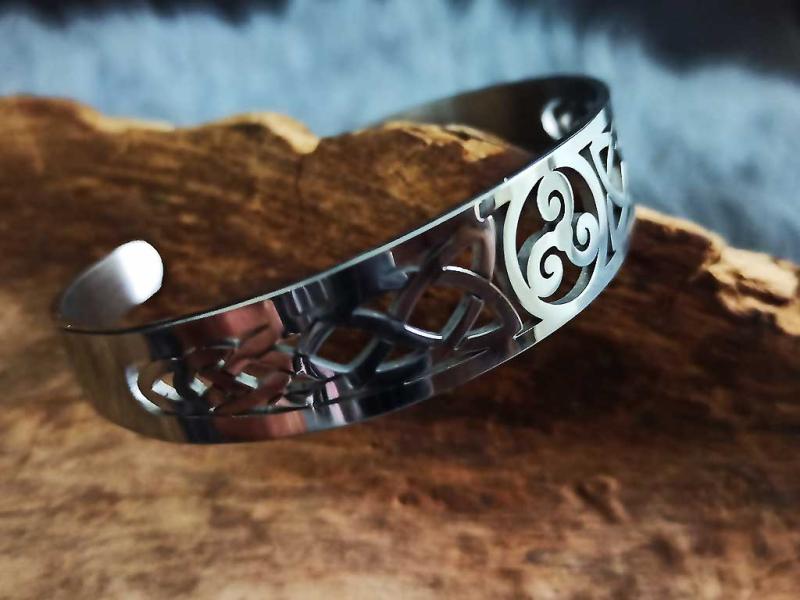 Edelstahlarmreif Triskele