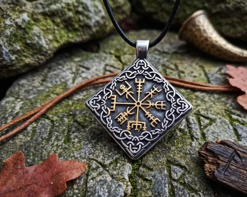 Vegvisir mit Endlosknoten