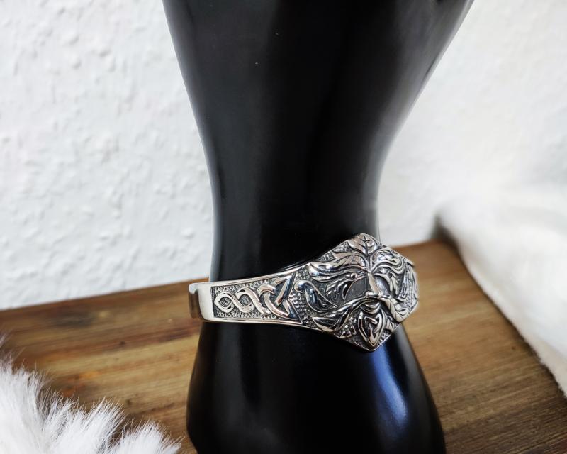 Edelstahlarmreif Green Man