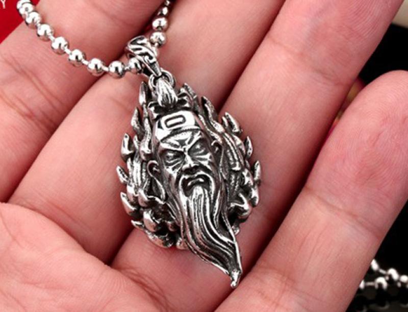 General Guan Yu head pendant
