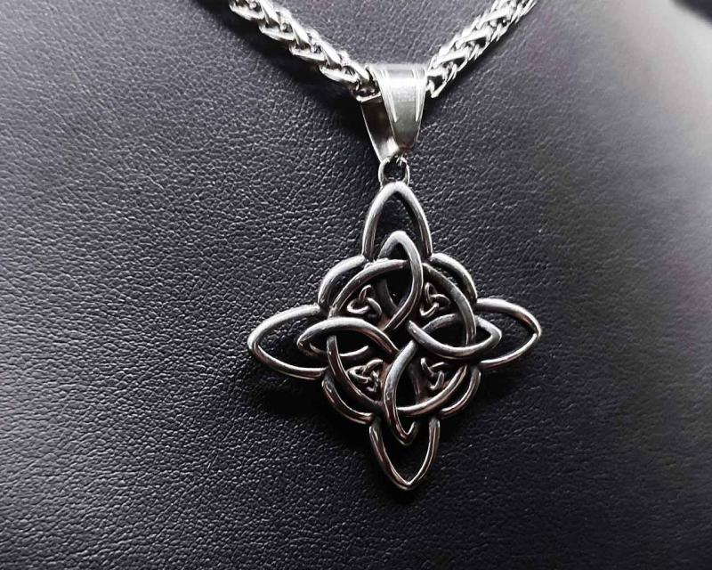 Witch knot in Celtic design