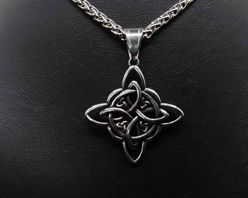 Witch knot in Celtic design