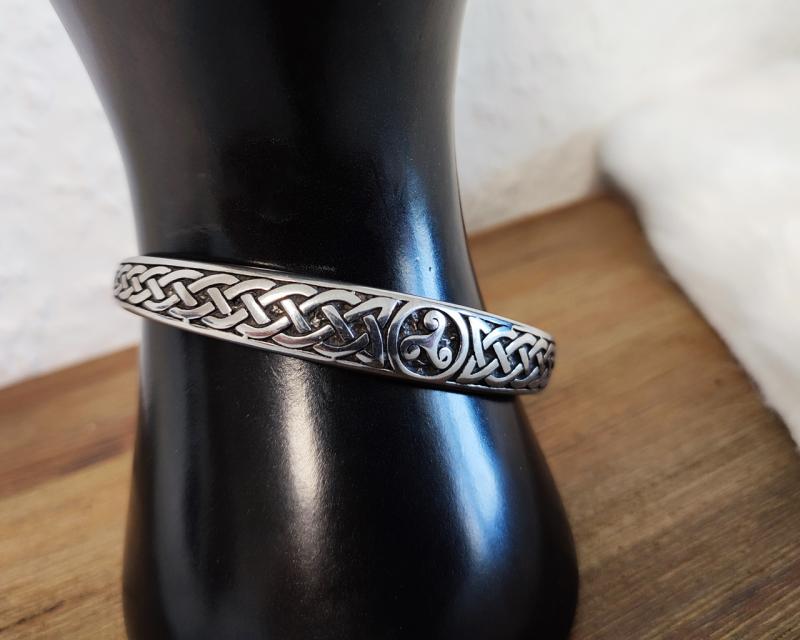 Armreif mit Triskele