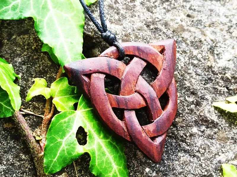 Triquetra in Holz