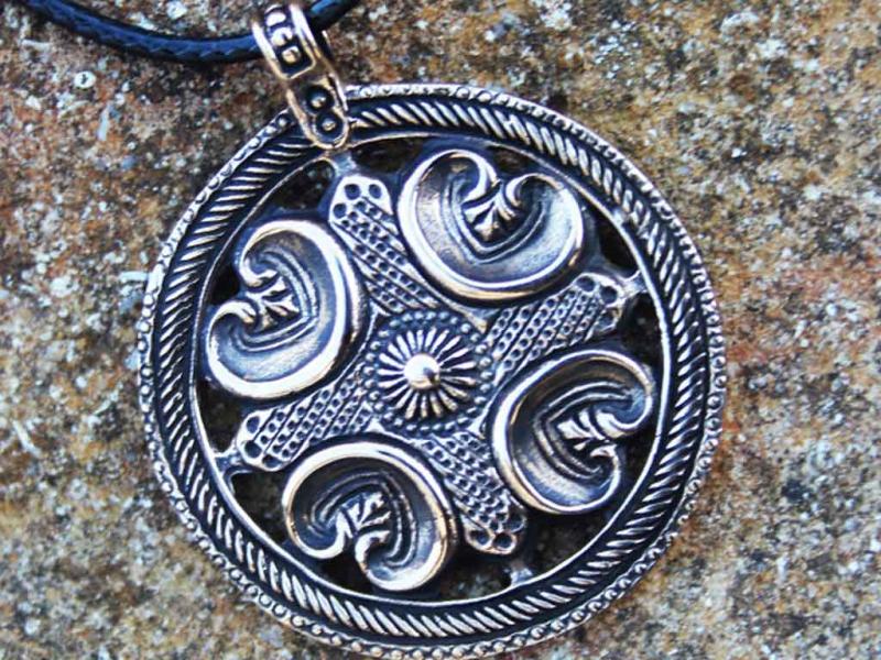 Bronze Pendant Celtic Shield
