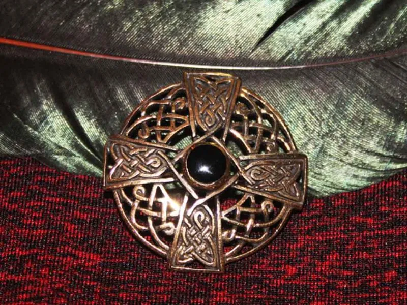 Brooch with celtic cross