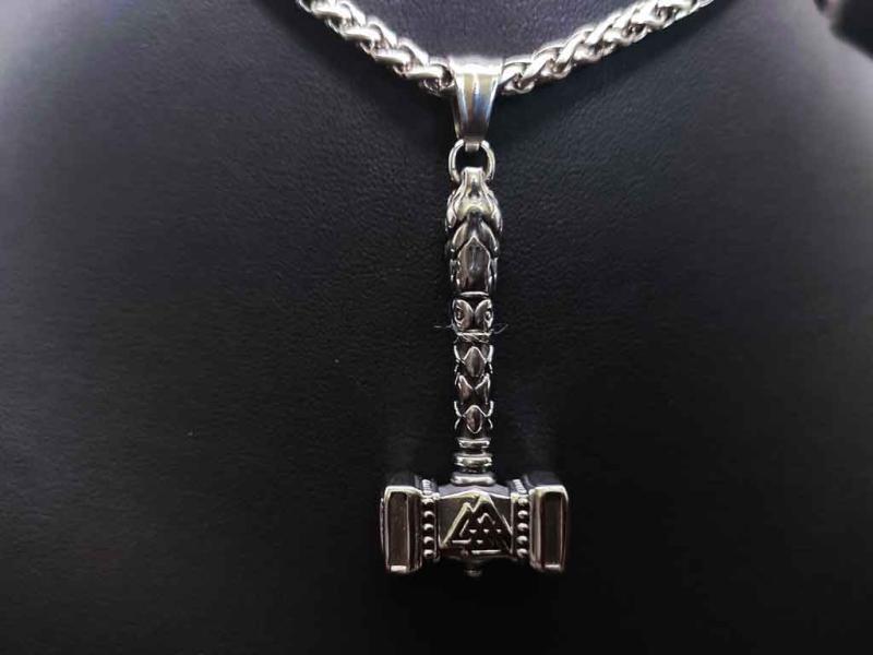 Der Mjölnir, die Kraft & Weisheit von Thor