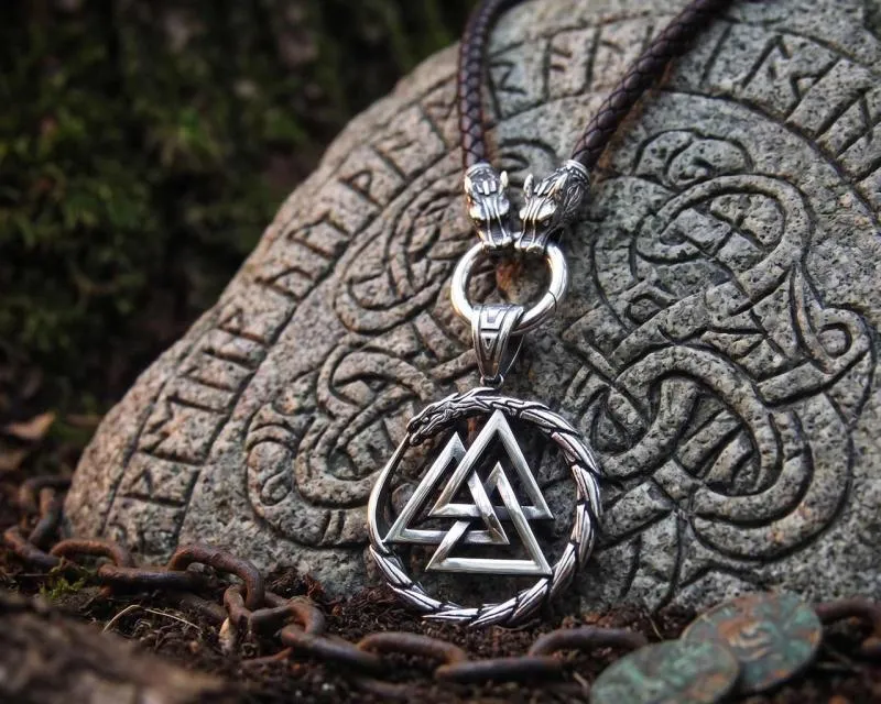 Wolf leather chain Valknut