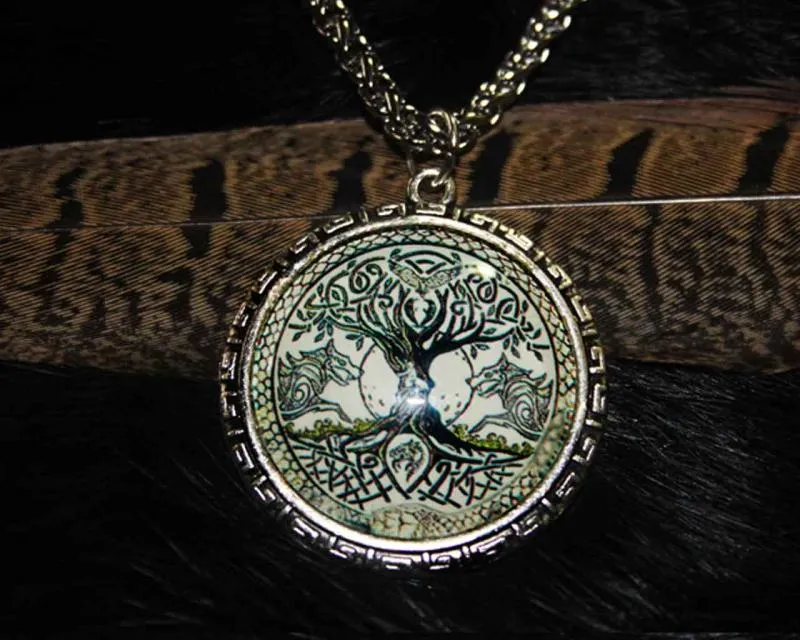 Amulett Lebensbaum mit verzierter Rückseite