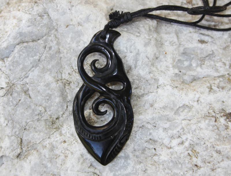 Maori Eight Chain Pendant Horn