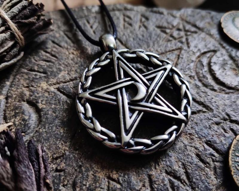 Pentagramm mit Mond
