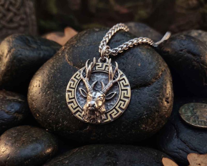 Hirsch-Anhänger aus Edelstahl | Keltischer & Nordischer Schmuck