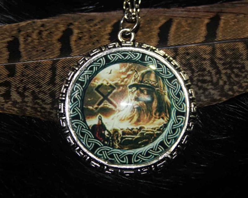 Amulett Odin mit verzierter Rückseite