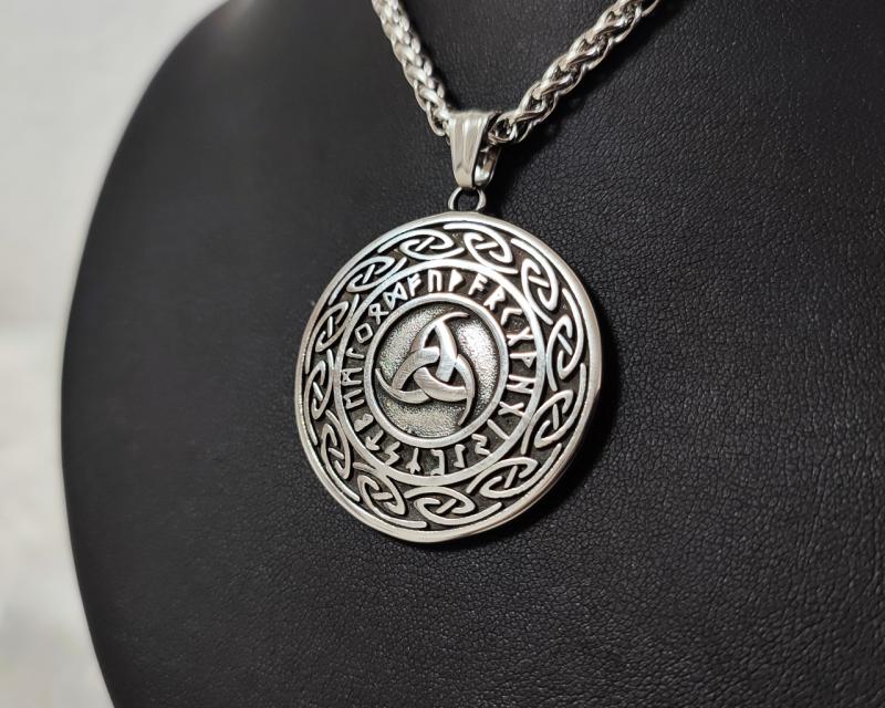 Reversible amulet, horns of Odin's side