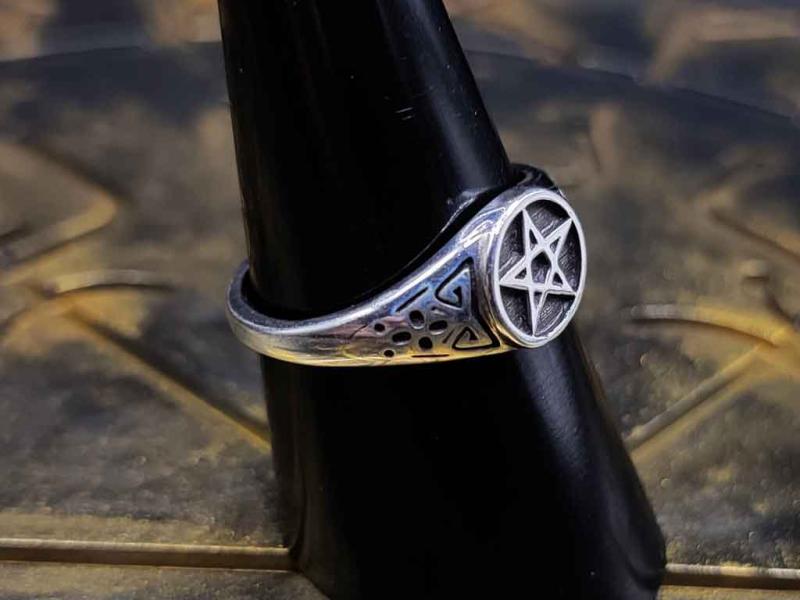 Magischer Silberring Pentagramm