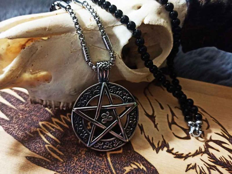 Großes Pentagramm an Achat - Edelstahlkette