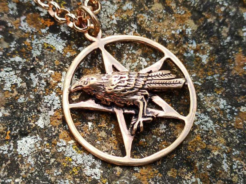 Raven pentagram