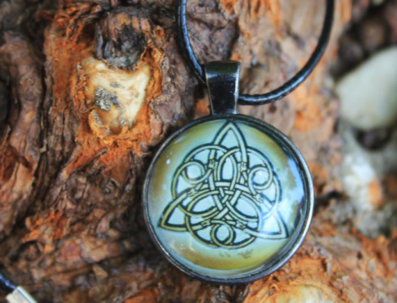 Amulett Triqueta