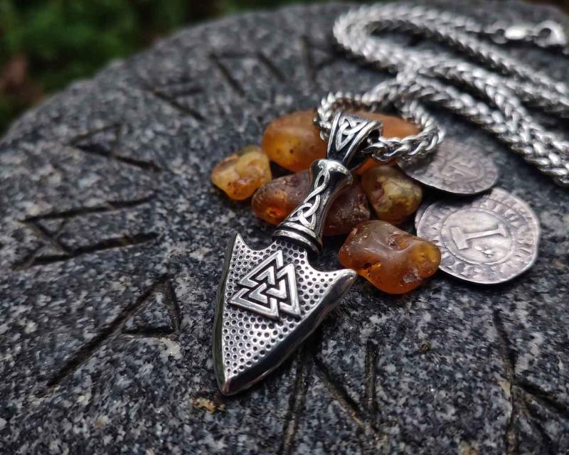 Pfeilspitzen-Anhänger mit Valknut aus Edelstahl