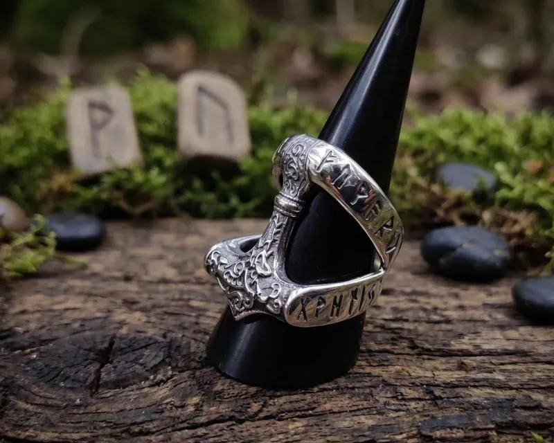 Thorhammerring mit Einzel-Mjölnir und Futhark Runen