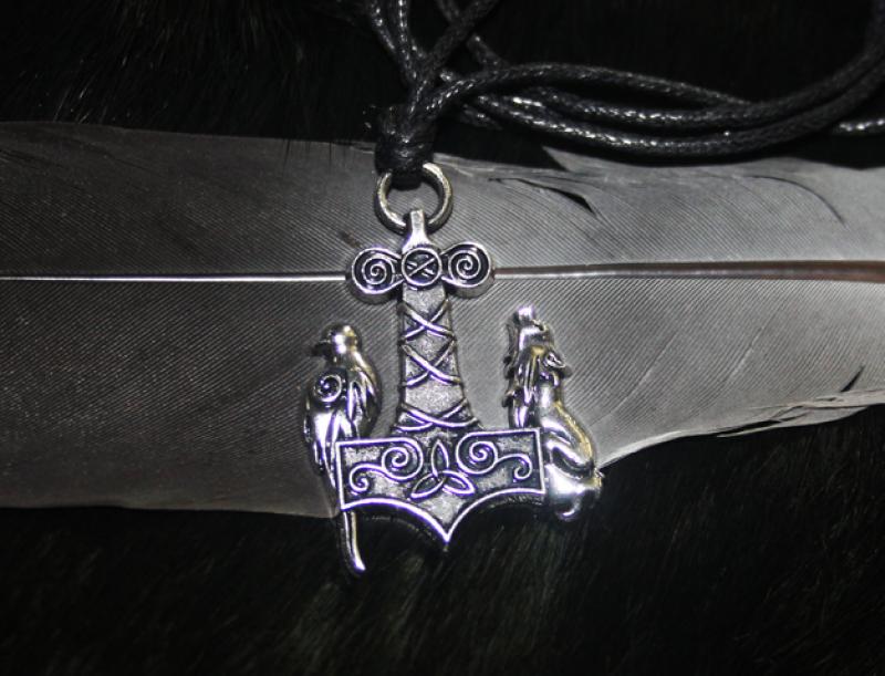 Thorhammer -Rabe -Wolf