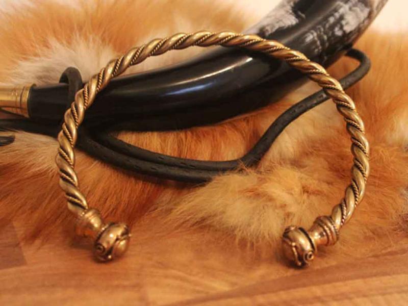 Keltischer massiver Frauen Torque