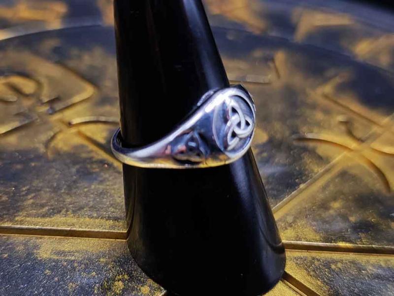 Triquetra Silberring