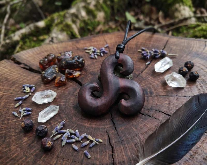 Triskelion aus Holz