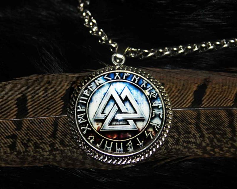 Valknut Amulett das Symbol der Einherjer