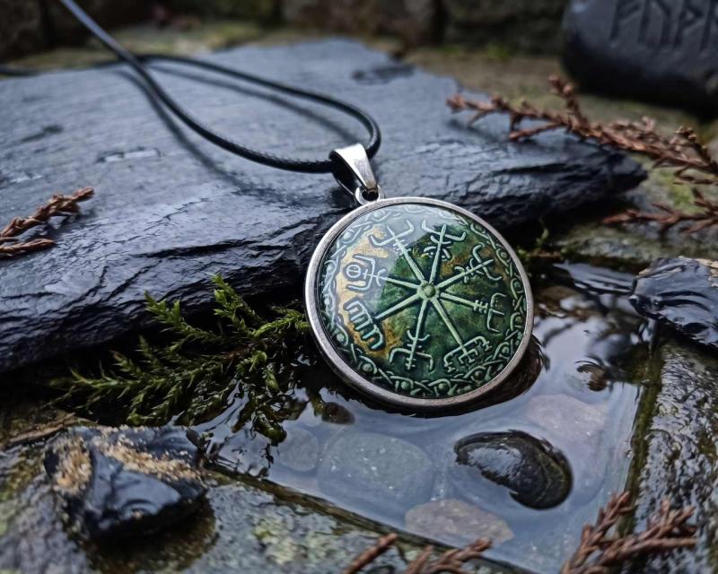 vegvisir-amulet Galdrastafir