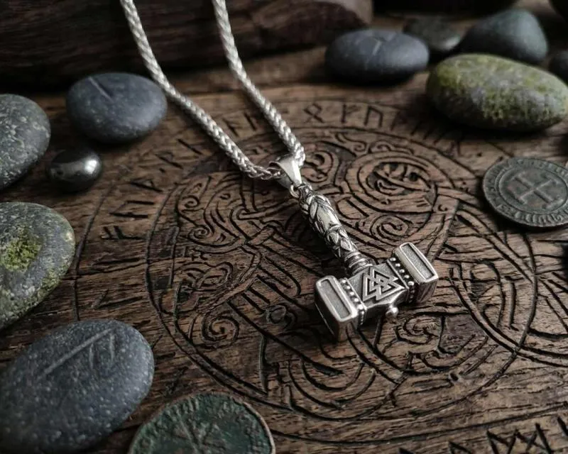 Der Mjölnir, die Kraft & Weisheit von Thor