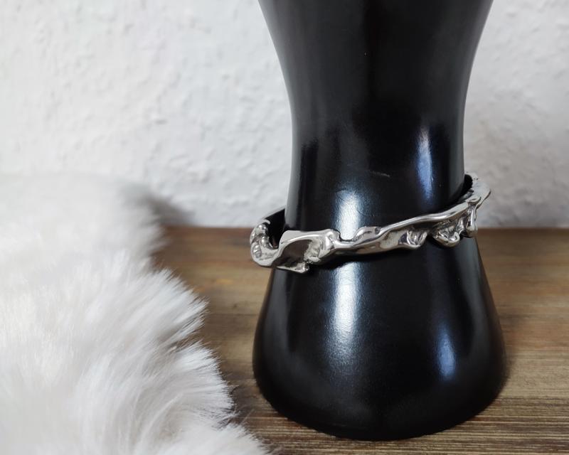 Wave-shaped stainless steel bangle