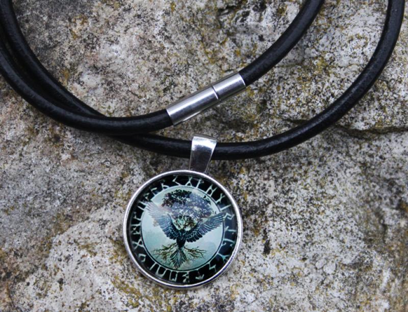 Amulet Yggdrasil with raven