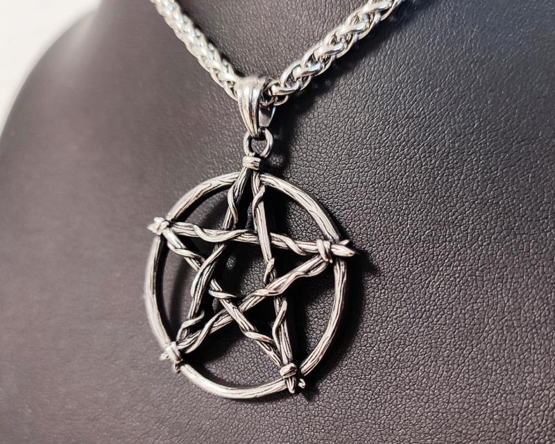 Stainless Steel Pentagram Pendant – Magical Protection Jewelry