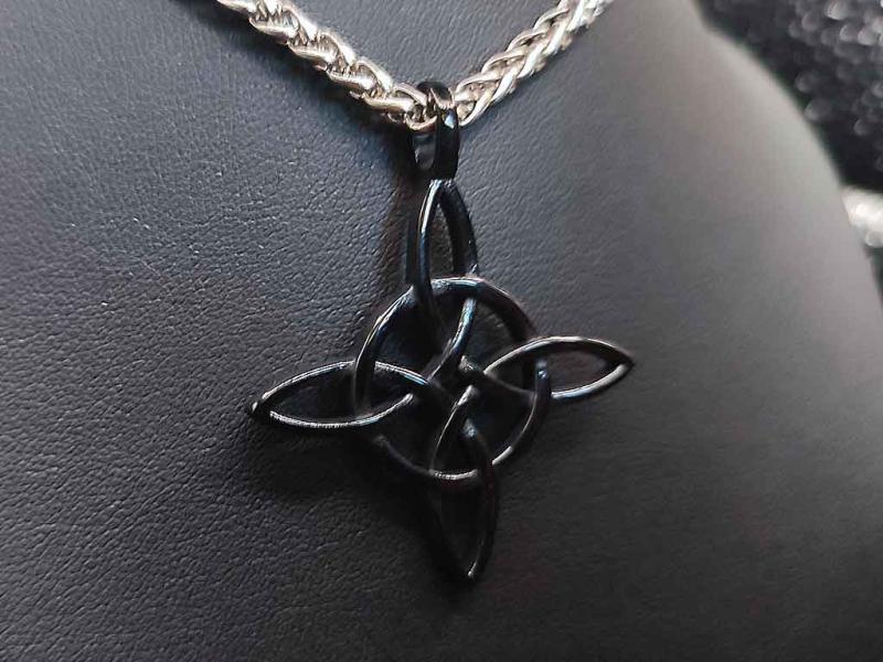 The Witch's Knot: The Celtic symbol of magical energy