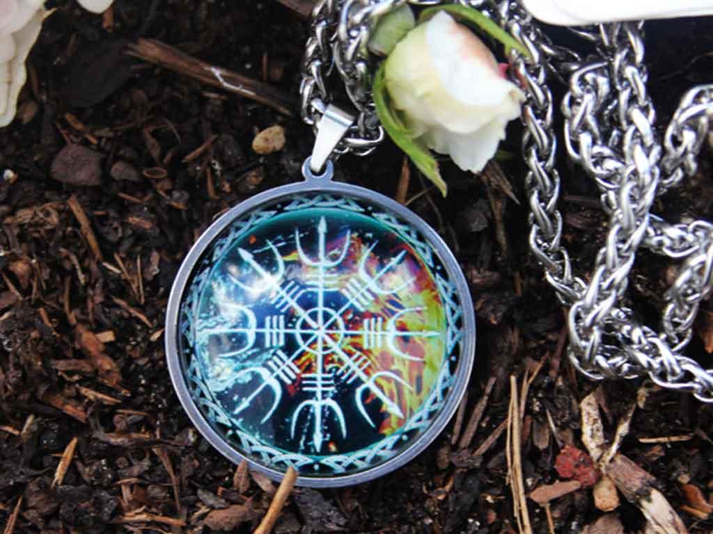 Stainless steel Aegishjalmur amulet