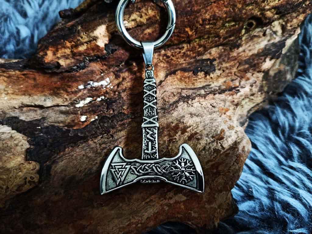 Fenrisshop - Double ax on a ram king's chain