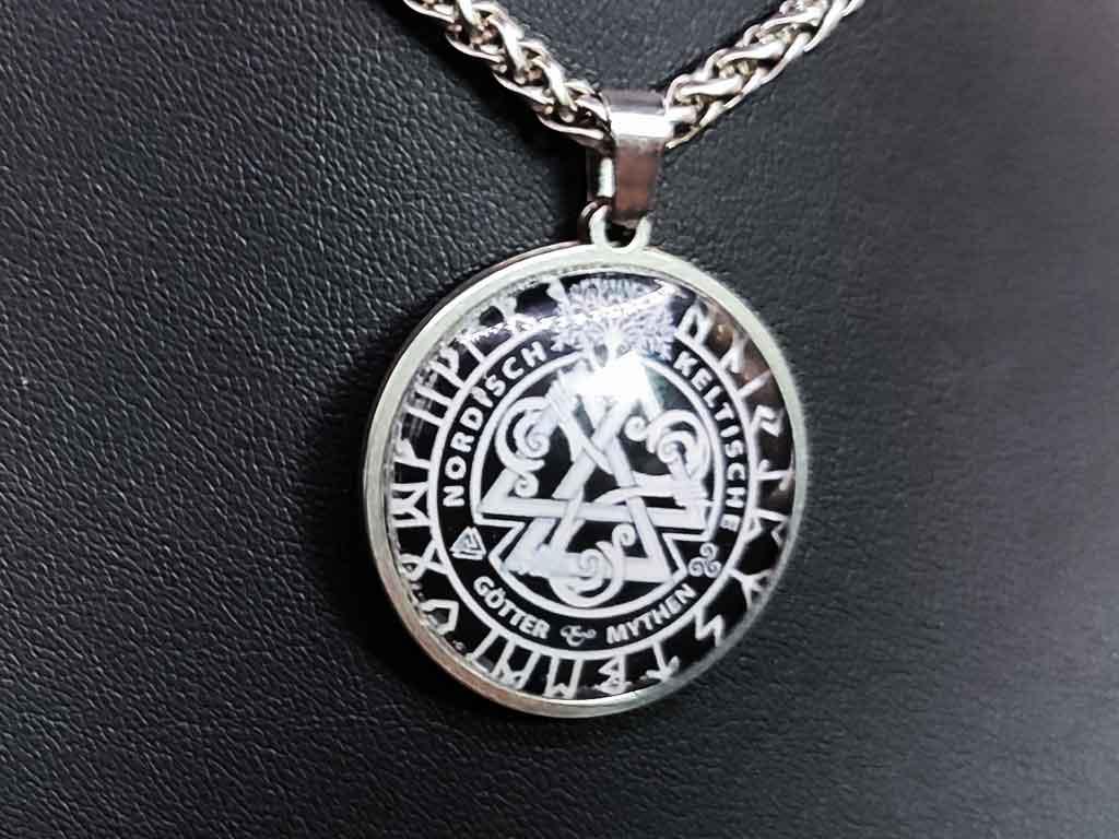 Das Amulett der Gemeinschaft schwarz