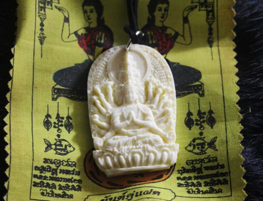 Bodhisattva 2 Knochenanhänger