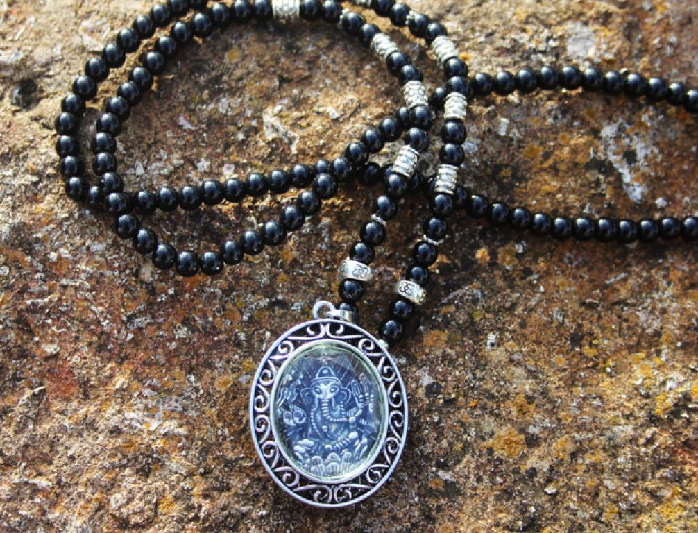 Ovaler Ganesha an Achat Perlenkette