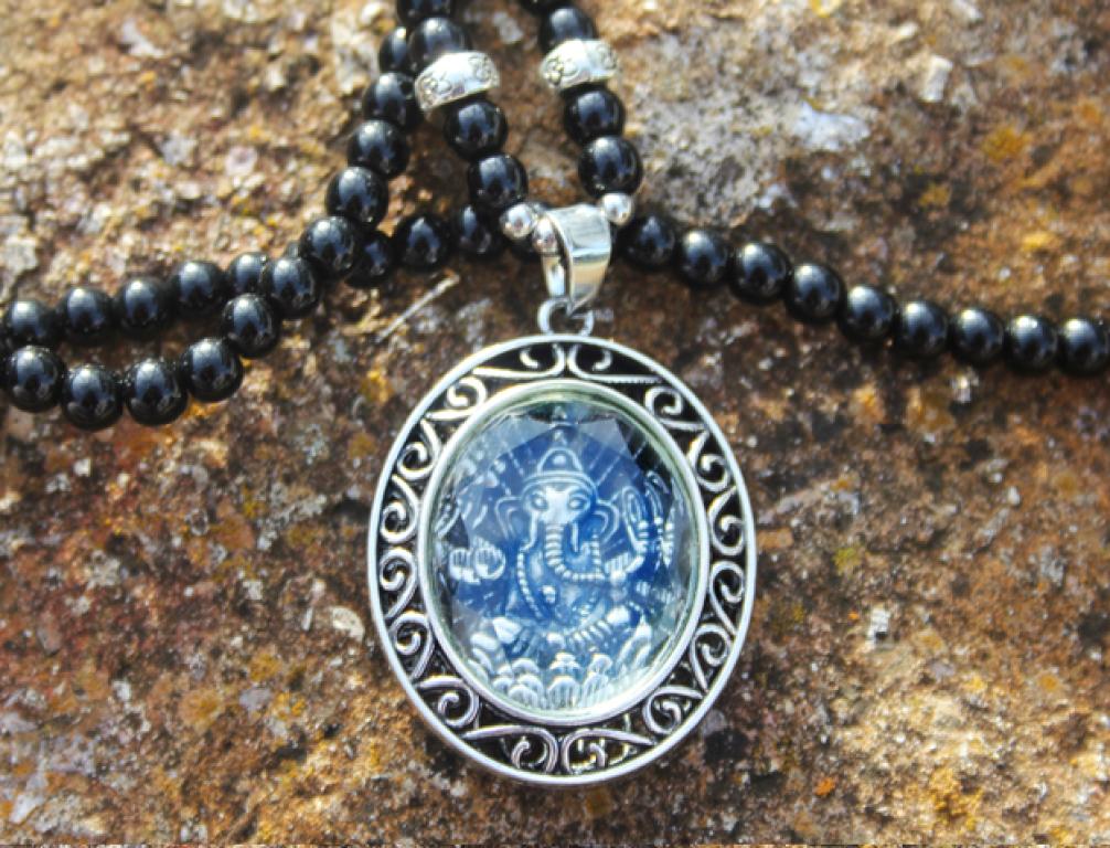Ovaler Ganesha an Achat Perlenkette