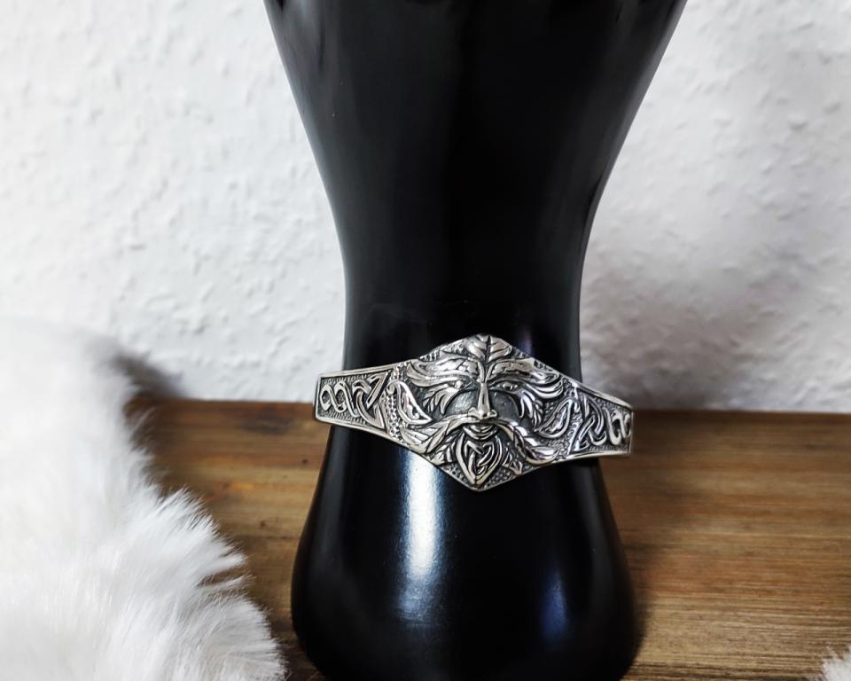 Edelstahlarmreif Green Man