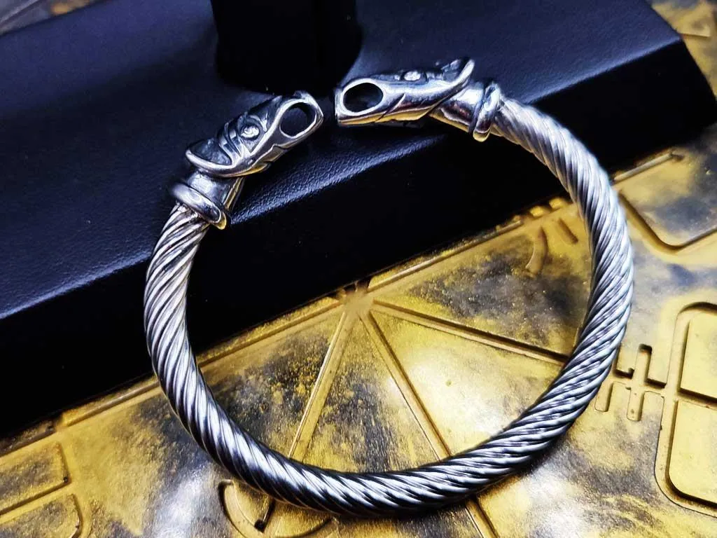 Bracelet with the heads of Hati and Skalli made of stainless steel