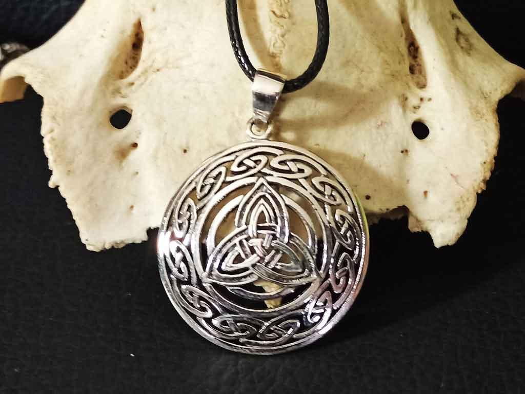 Triquetra silver pendant