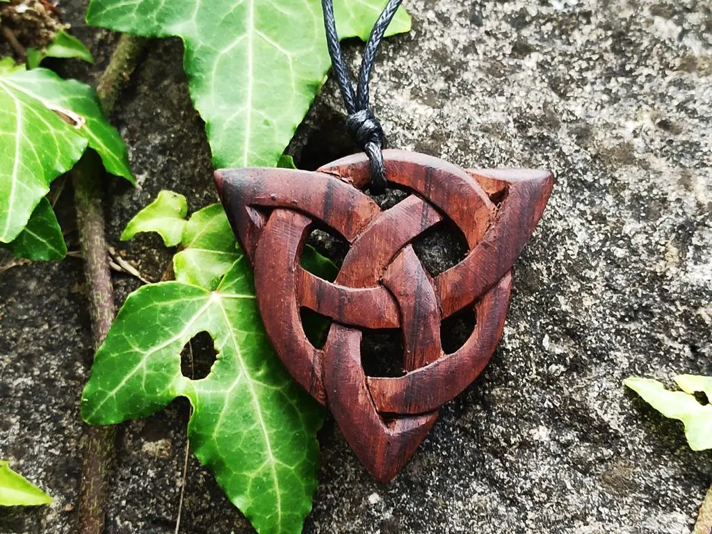 Triquetra in Holz