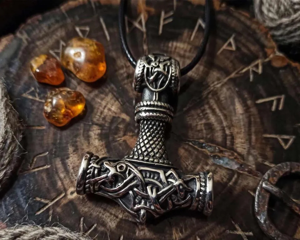 Thorhammer im Jelling Stil