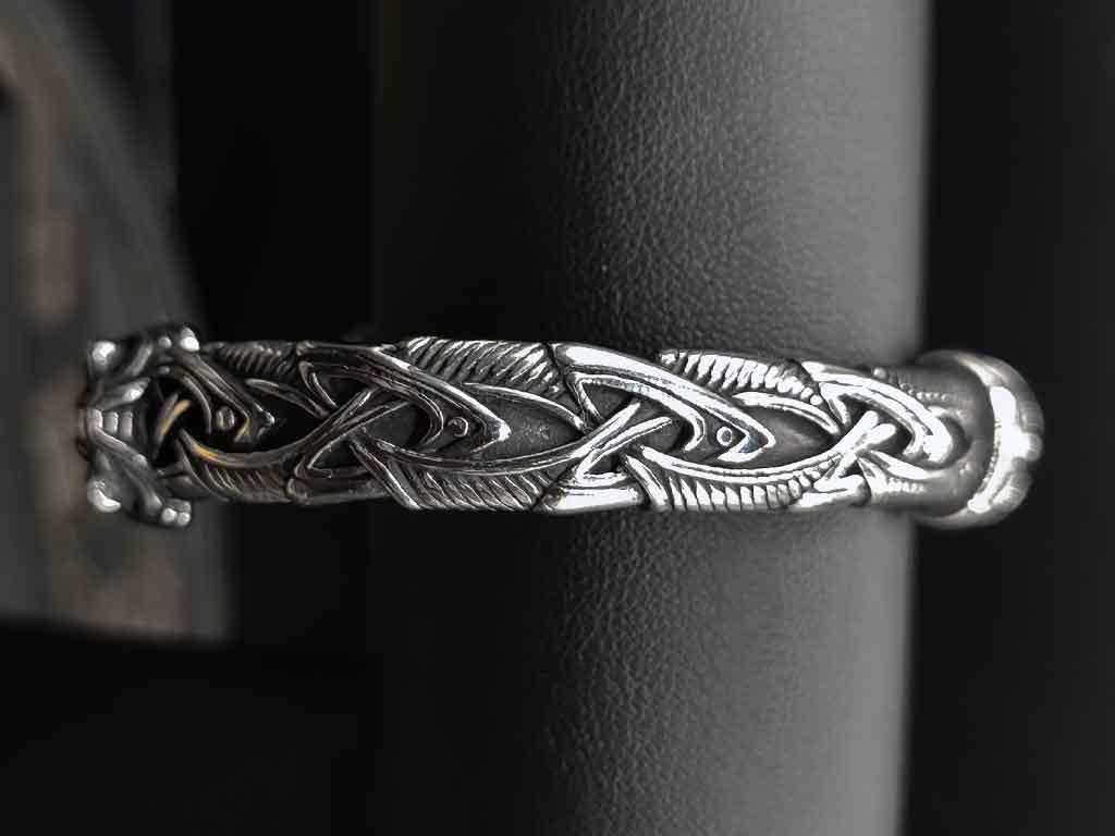 Viking bangle with Viking knots and wolf heads in stainless steel